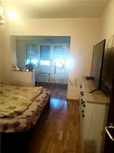 ARADULUI - BLOC IZOLAT - PARTER INALT - 4 camere - 2 bai - 3 balcoane - centrala proprie - clima - foto 4