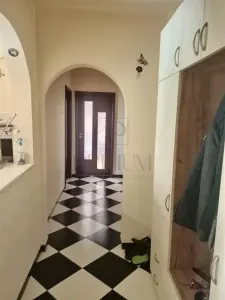 ARADULUI - BLOC IZOLAT - PARTER INALT - 4 camere - 2 bai - 3 balcoane - centrala proprie - clima - foto 8