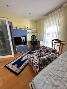 GIROCULUI - CASA INDIVIDUALA - PISCINA  INCALZITA - SAUNA - GARAJ - PANOURI SOLARE - foto 13