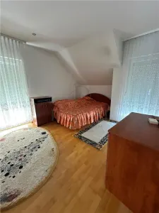 GIROCULUI - CASA INDIVIDUALA - PISCINA  INCALZITA - SAUNA - GARAJ - PANOURI SOLARE - foto 19