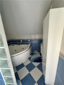 GIROCULUI - CASA INDIVIDUALA - PISCINA  INCALZITA - SAUNA - GARAJ - PANOURI SOLARE - foto 10
