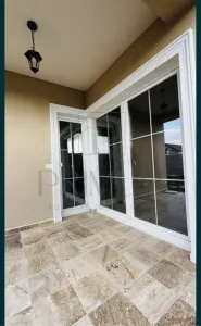 Duplex individual superb - 5 camere - zona excelenta - canalizare - despartit prin camera tehnica- asfalt - foto 8