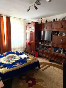 LIPOVEI - PARTER INALT - 3 CAMERE - 2 BAI - CENTRALA PROPRIE - CLIMA - BOXA - foto 3