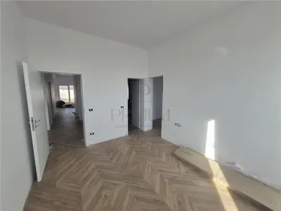 Duplex modern - zona foarte buna - interior spatios - departit prin camera tehnica - finisaje superbe - foto 8