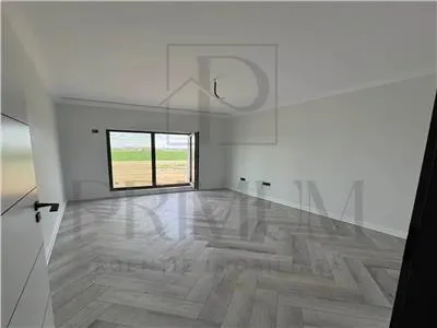 Duplex pe parter - 4 camere - spatiu mare - terasa - aproape de drumul cu 4 benzi - foto 6