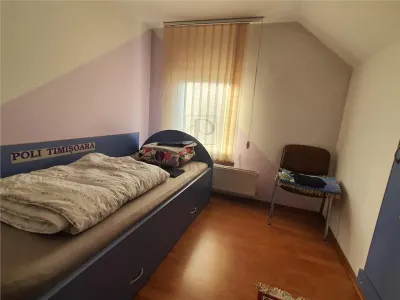 FREIDORF, CASA DECOMANDATA CU 7 CAMERE, 5 DORMITOARE, 3 BAI, BUCATARIE INCHISA SI SPATII DE DEPOZITARE - foto 3