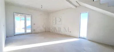 GIROC - Duplex despartit prin camera - 4 Camere - Toate utilitatile - foto 4
