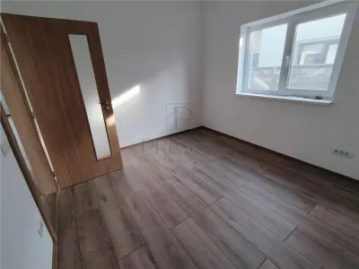 Duplex separat prin dressing - suprafete generoase - zona linistita - foto 3
