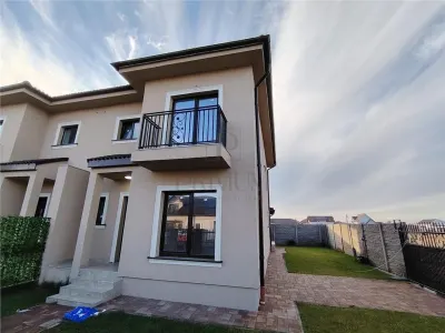 Duplex cu 5 camere - la cheie - toate utilitatile - Mosnita Noua