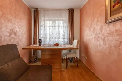 LIPOVEI - ETAJ 2 - DECOMNADAT - 3 CAMERE - 2 BALCOANE - CENTRALA PROPRIE - foto 5