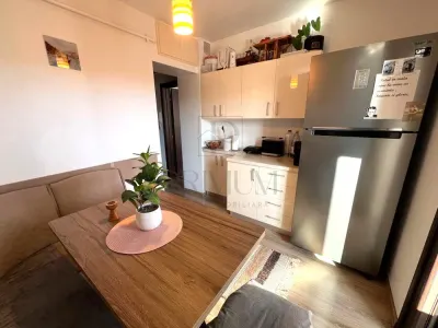 GIROCULUI - ETAJ 3 - BLOC IZOLAT - 3 CAMERE - 2 BAI - CLIMA - RENOVAT - foto 3
