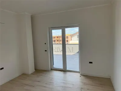 GIROC - 4 CAM - 2 BAI - LOC PARCARE - INCALZIRE IN PARDOSEALA - BLOC NOU - foto 3