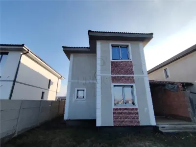 Duplex despartit prin garaj - personalizare interioara - toate utilitatile - asfalt - foto 4