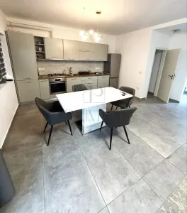 DUMBRAVITA - TRIPLEX - 3 CAMERE - 2 BAI - DEBARA - INCALZIRE PARDOSEALA - 2 LOC PARCARE - foto 3