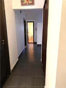 SOARELUI - ETAJ 3 - BLOC IZOLAT - 3 CAMERE - 2 BAI - 2 BALCOANE - CENTRALA PROPRIE - foto 4