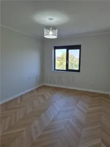 DUMBRAVITA - VILA DE LUX - 5 CAMERE - TEREN 1000 MP - GARAJ - POZITIE EXCELENTA - foto 9