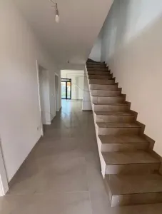 Duplex finalizat - bucatarie inchisa - dormitor la parter - foto 5