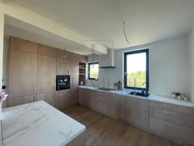 Duplex 6 camere - bucataria mobilata complet - toate utilitatile - 160 mp utili -  separat prin camera tehnică - foto 16