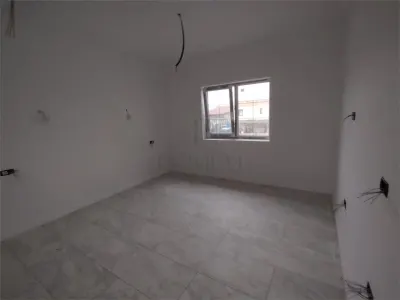 Duplex superb - 5 camere - toate utilitatile - bucatarie inchisa - foto 7