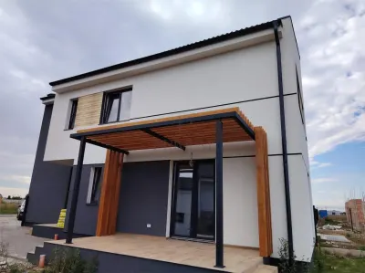 Duplex 5 camere - 3 bai - dormitor la parter - desing modern - Mosnita Noua