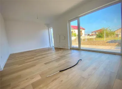 Duplex deosebit - la asfalt - 3 dormitoare - foto 3