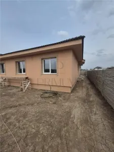 Duplex pe parter - 3 dormitoare - zona foarte buna - gata de mutat - foto 2