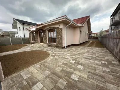 Casa individuala - zona excelenta - gata de mutat - finisaje TOP - foto 1