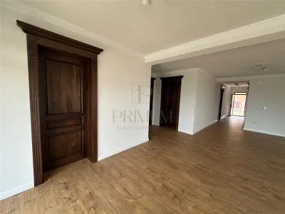 Casa individuala - zona excelenta - gata de mutat - finisaje TOP - foto 8