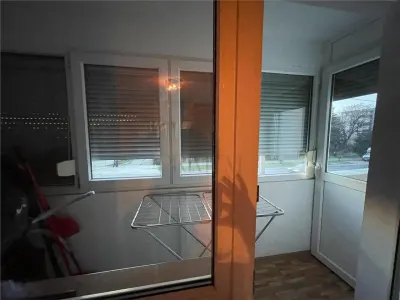 ARADULUI - ETAJ 1 - LIFT - BLOC IZOLAT - 3 CAMERE - 2 BAI - DECOMANDAT - foto 8