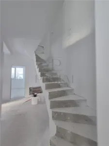Duplex superb cu 4 dormitoare - teren 330 mp - locatie foarte buna - cartier exclusivist - compartimentare excelenta - foto 20