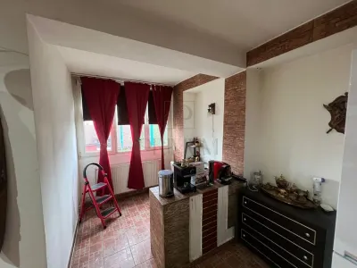 SOARELUI - ETAJ 2 - DECOMANDAT - 3 CAMERE - 2 BAI - 2 BALCOANE - CENTRALA PROPRIE - CLIMA - BOXA - foto 7
