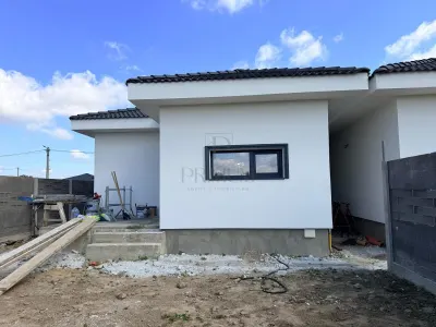 DUPLEX SEPARAT PRIN CT - ASFALT - FINISAJE LA CERERE - foto 2