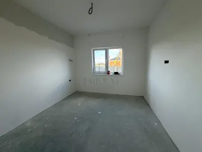 DUPLEX SEPARAT PRIN CT - ASFALT - FINISAJE LA CERERE - foto 6