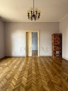 SINAIA - ISTORIC - 5 CAMERE - DECOMANDAT - 2 BAI - CENTRALA PROPRIE - CLIMA - RENOVAT - foto 10