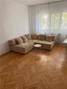 SOARELUI - ETAJ 3 - BLOC IZOLAT - 3 CAMERE - 2 BAI - 2 BALCOANE - DECOMANDAT - CENTRALA PROPRIE - foto 2