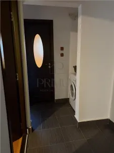 SOARELUI - ETAJ 3 - BLOC IZOLAT - 3 CAMERE - 2 BAI - 2 BALCOANE - DECOMANDAT - CENTRALA PROPRIE - foto 7