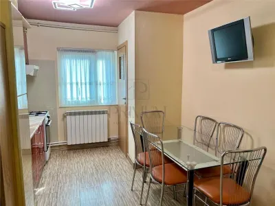 SPITALUL JUDETEAN - PARTER - BLOC IZOLAT - 3 CAMERE - BALCON - CENTRALA PROPRIE - BOXA - foto 2