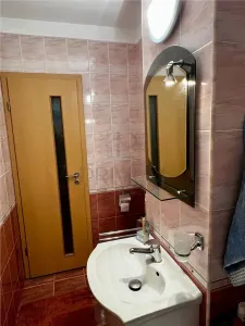 SPITALUL JUDETEAN - PARTER - BLOC IZOLAT - 3 CAMERE - BALCON - CENTRALA PROPRIE - BOXA - foto 17