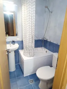 LIPOVEI - ETAJ 1 - DECOMANDAT - 4 CAMERE - 2 BAI - 2 BALCOANE - CLIMA - BOXA - foto 4