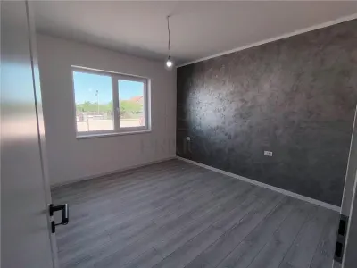 INDIVIDUALA LA CHEIE - TOATE UTILITATILE - ZONA POPULATA - foto 7