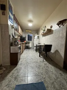 LIPOVEI - ETAJ 1 - 3 CAMERE - 2 BALCOANE - CENTRALA PROPRIE - DECOMANDAT - BOXA - foto 3