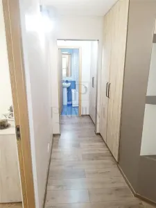 LIPOVEI - DECOMANDAT - 4 CAM - ETAJ 1 - 2 BALCOANE - BOXA - ZONA LINISTITA - foto 9