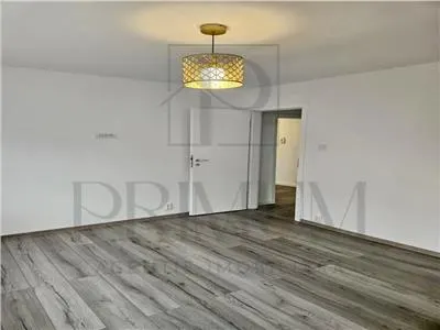 Modern - 2 Camere - Decomandat - Parter inalt - Centrala proprie - foto 4