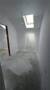 Duplex, finisaje premium - separat prin casa scarii - foto 10