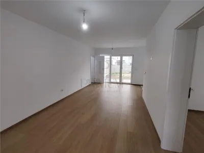 Duplex despartit - zona foarte buna - aproape de centura - toate utilitatile - foto 9