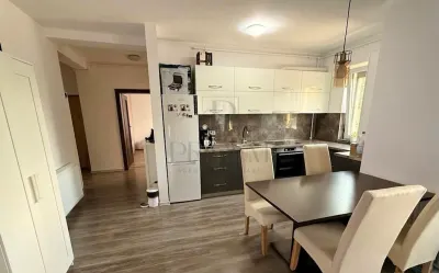 GIROC - 2 CAMERE - PARTER CU BALCON - MOBILAT SI UTILAT - ZONA BUNA - foto 2
