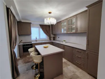 Duplex separat prin carport - Mobilat lux - Panouri si Asfalt - foto 4