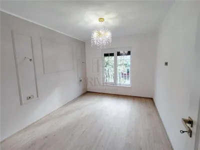 Duplex separat prin carport - Mobilat lux - Panouri si Asfalt - foto 7