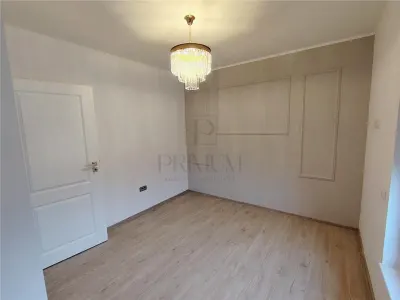 Duplex separat prin carport - Mobilat lux - Panouri si Asfalt - foto 8