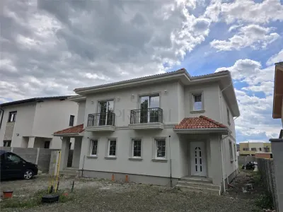 Duplex deosebit - zona excelenta - toate utilitatile - finisaje TOP - foto 2